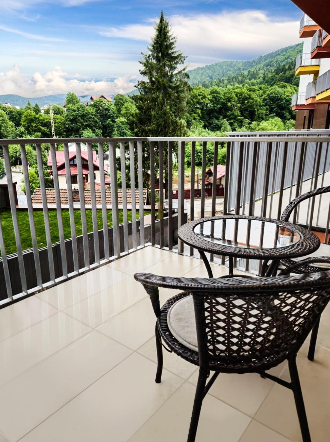 Walter With Balcony And Private Parking Apartament